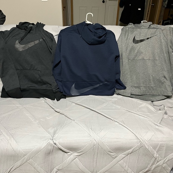 Nike Tops - (3) EUC BUNDLE WOMEN NIKE HOODIE SET WONT SEPARATE